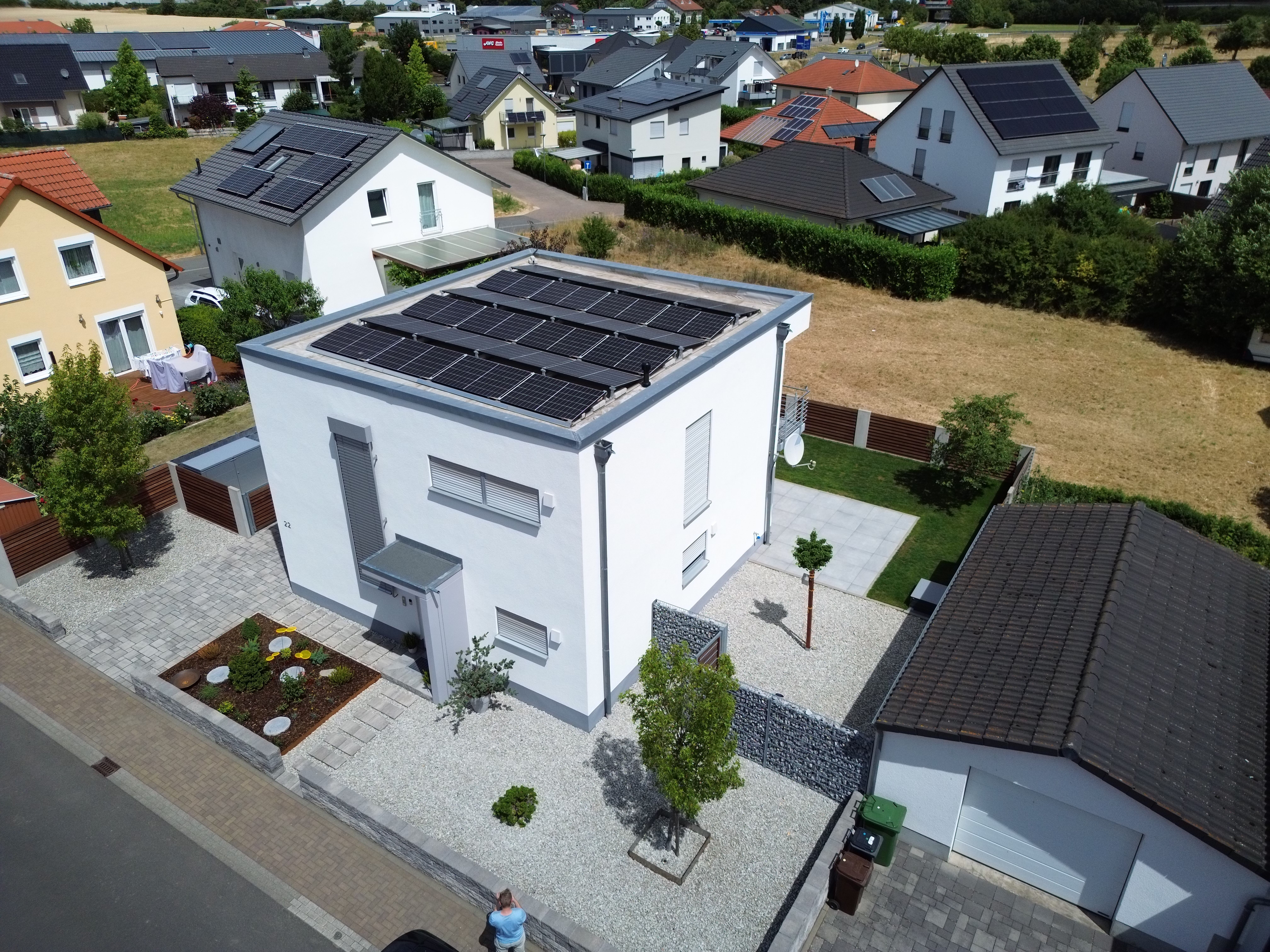 Einfamilienhaus mit Photovoltaikanlage auf der kompletten Dachfläche